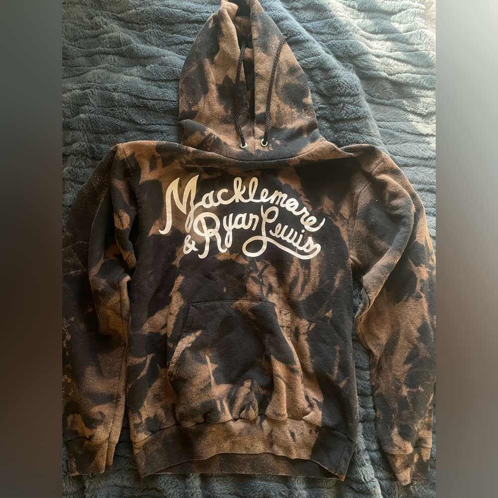 MACKLEMORE&RYAN LEWIS Merch tye dye hoodie.